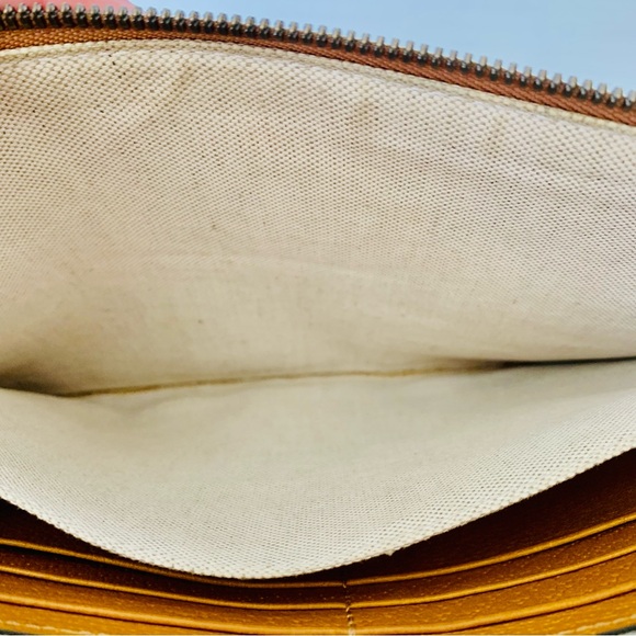 Gucci x Disney Mickey Mouse Bag - Picture 8 of 16